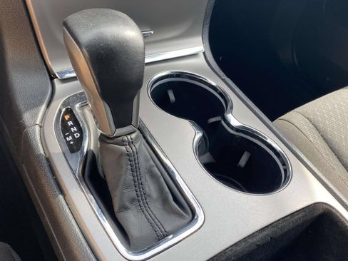 Used 2019 Jeep Grand Cherokee Laredo RWD image 28