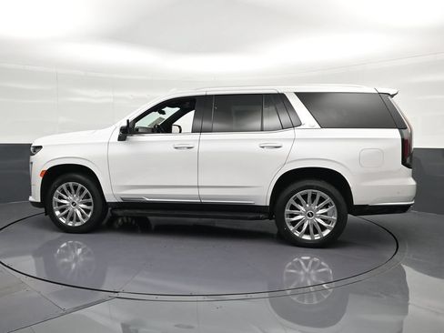 Used 2023 Cadillac Escalade Premium Luxury RWD image 8