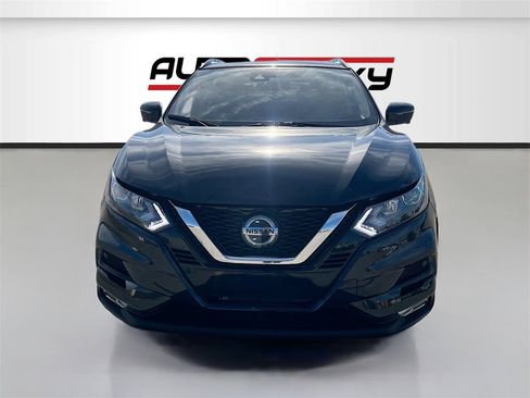 Used 2021 Nissan Rogue Sport SL w/ Premium Package image 2
