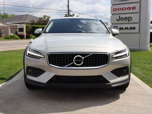 Used 2021 Volvo V60 T5 Cross Country w/ Climate Package AWD/4WD image 5