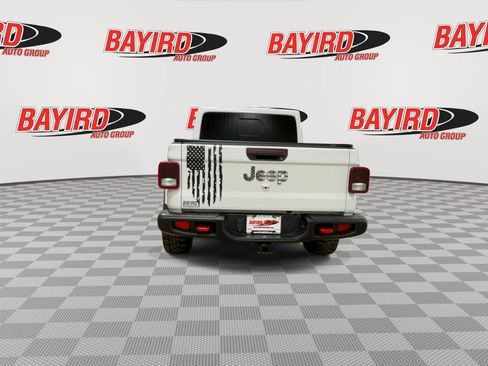 Used 2023 Jeep Gladiator Rubicon w/ Cold Weather Group AWD/4WD image 7