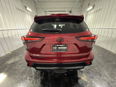 New 2026 Toyota Highlander XLE image 6