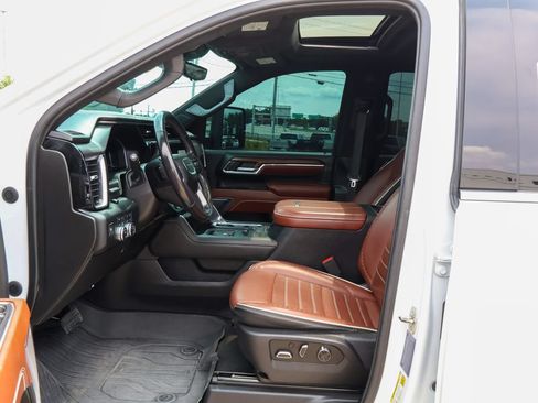 Used 2024 GMC Sierra 2500 Denali Ultimate w/ Max Trailering Package AWD/4WD image 9