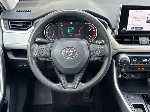 Used 2024 Toyota RAV4 XLE FWD image 15