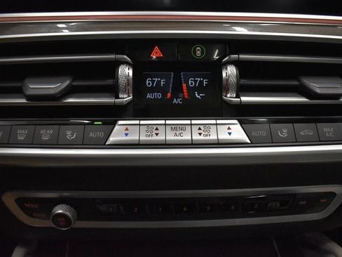 Used 2022 BMW X6 xDrive40i w/ M Sport Package image 32