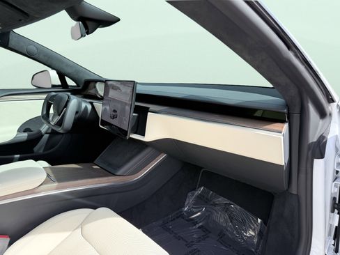 Used 2025 Tesla Model S image 46