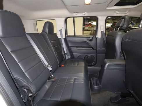 Used 2016 Jeep Patriot High Altitude image 17