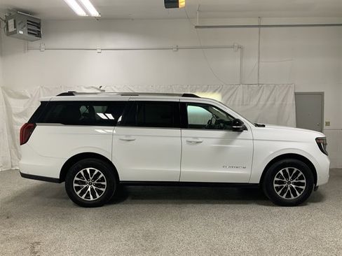 Used 2025 Ford Expedition Max Platinum AWD/4WD image 8