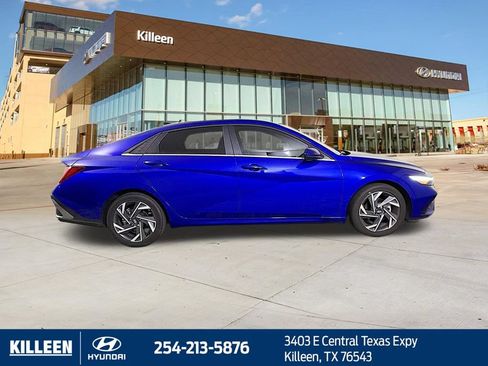 Used 2025 Hyundai Elantra SEL FWD image 10