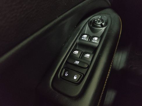 Used 2018 Jeep Compass Latitude w/ Popular Equipment Group AWD/4WD image 27