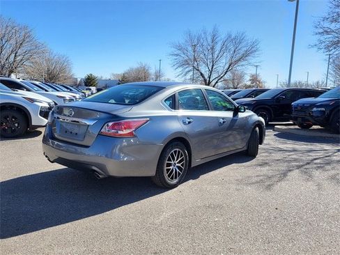 Used 2015 Nissan Altima 2.5 S image 3