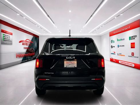 Used 2023 Kia Sorento LX FWD image 6