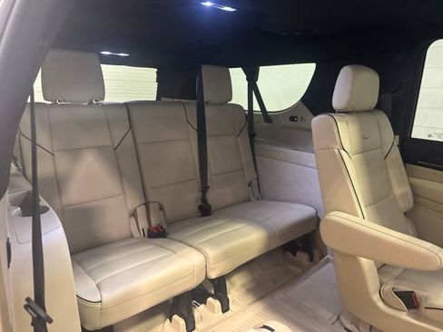 Used 2023 Cadillac Escalade ESV Premium Luxury w/ Performance Package AWD/4WD image 23
