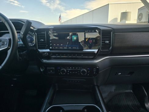 Used 2025 Chevrolet Silverado 2500 High Country w/ High Country Premium Package image 25