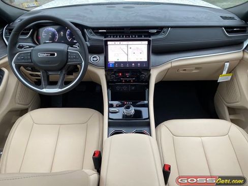 New 2025 Jeep Grand Cherokee L Limited w/ Black Appearance Package image 11