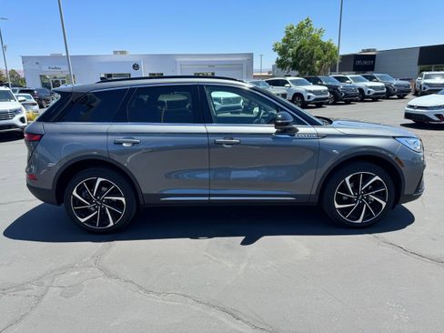 Used 2025 Lincoln Corsair Reserve w/ Equipment Group 202A AWD/4WD image 7