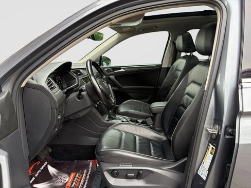 Used 2019 Volkswagen Tiguan SEL Premium w/ 3rd Row Seat Package AWD/4WD image 12