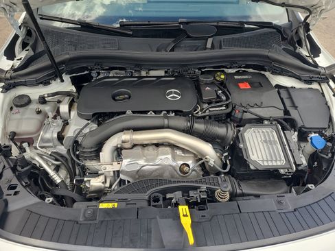 Used 2025 Mercedes-Benz GLA 250 4MATIC image 32