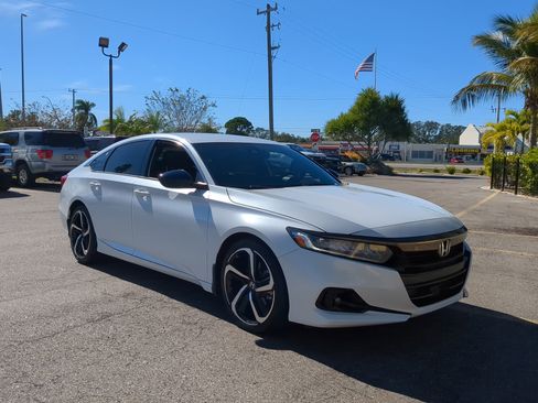 Used 2022 Honda Accord Sport image 2