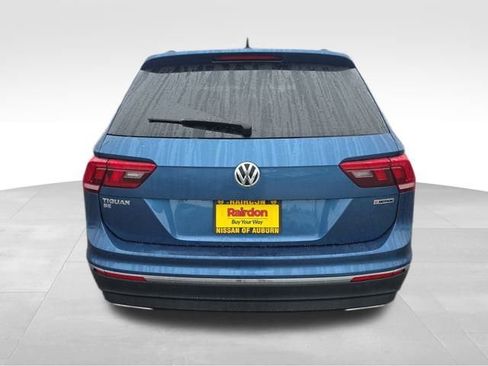 Used 2020 Volkswagen Tiguan SE w/ Panoramic Sunroof Package image 7