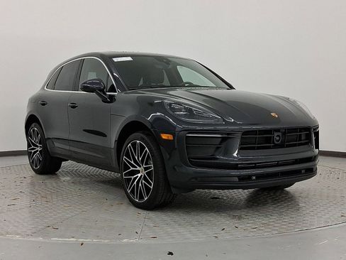 Used 2026 Porsche Macan image 7