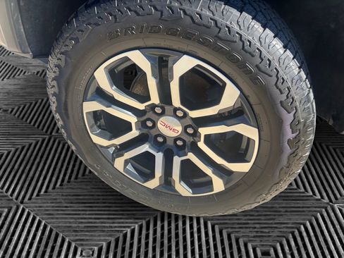 Used 2024 GMC Canyon AT4 w/ AT4 Premium Package image 14