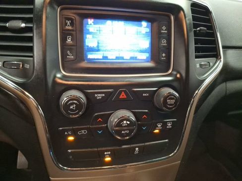 Used 2014 Jeep Grand Cherokee Laredo w/ Quick Order Package 23E AWD/4WD image 22