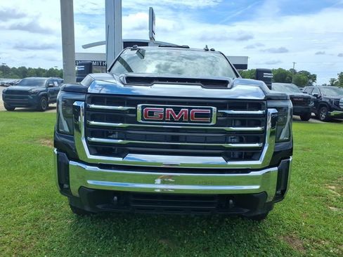 New 2026 GMC Sierra 3500 SLE AWD/4WD image 2