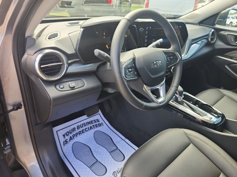 Used 2024 Chevrolet Trax ACTIV w/ Sunroof Package image 25