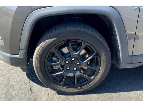 Used 2023 Jeep Compass Altitude image 9