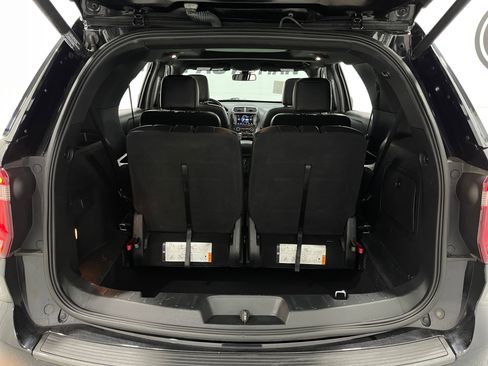 Used 2019 Ford Explorer XLT w/ Equipment Group 202A image 27