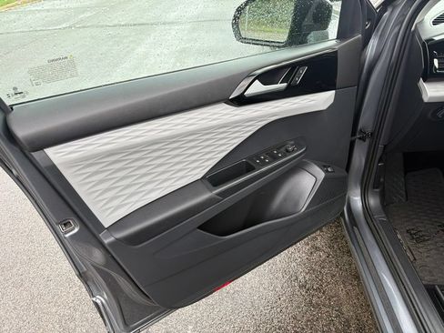 Certified 2023 Volkswagen Taos S FWD image 17
