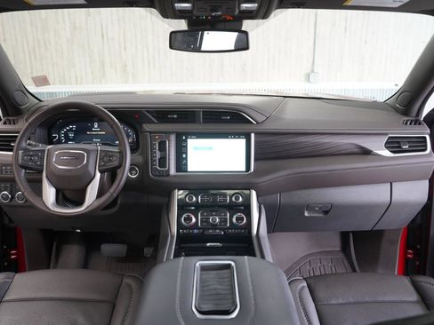 Used 2023 GMC Yukon XL Denali AWD/4WD image 16