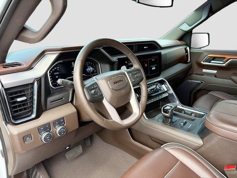 Used 2023 GMC Sierra 1500 Denali AWD/4WD image 9