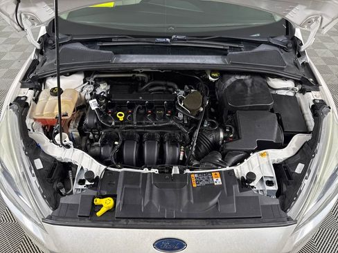 Used 2015 Ford Focus Titanium image 9