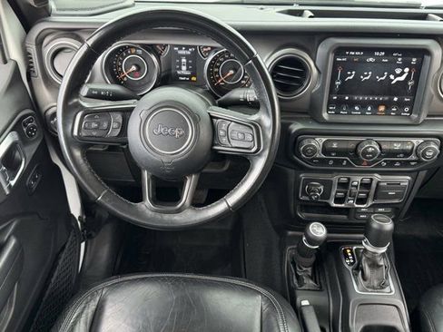 Used 2022 Jeep Gladiator Sport image 12