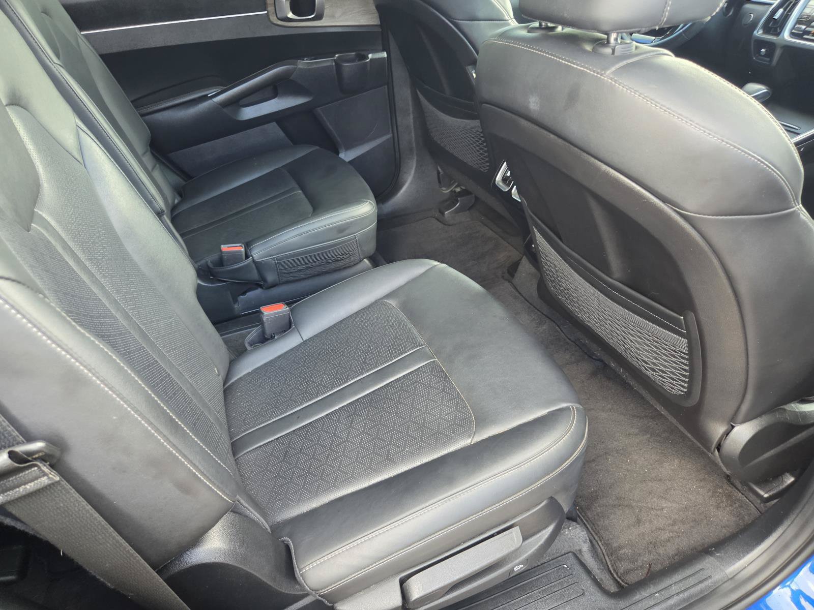 Used 2023 Kia Sorento EX w/ Panoramic Sunroof Package FWD image 11