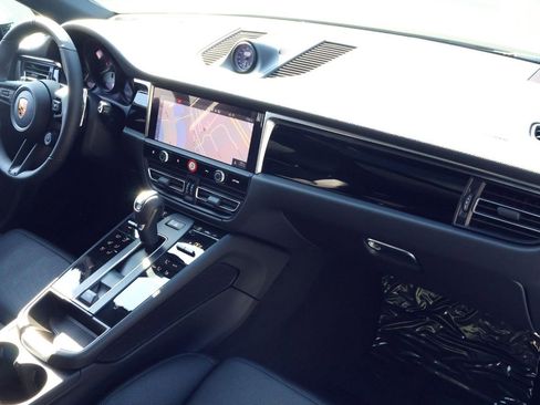 New 2026 Porsche Macan S image 25