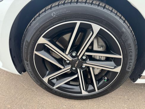 Used 2025 Genesis G80 2.5T Advanced AWD/4WD image 26