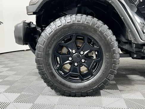 Used 2023 Jeep Gladiator Willys image 30