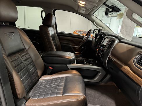 Used 2017 Nissan Titan Platinum Reserve image 38