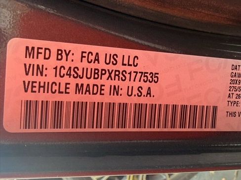 Used 2024 Jeep Wagoneer Series II w/ Flexible Seating Group image 25