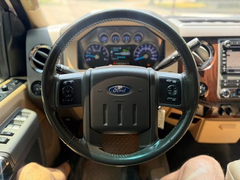 Used 2011 Ford F250 Lariat w/ Lariat Interior Pkg AWD/4WD image 15