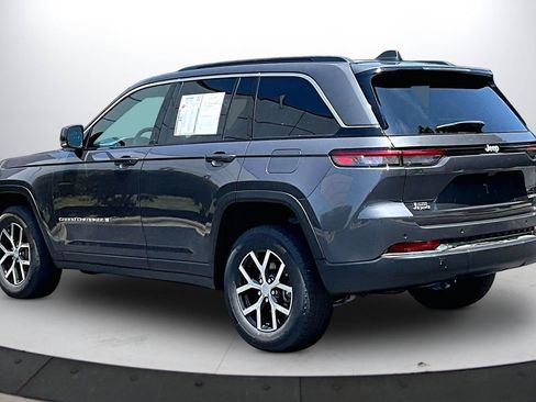 Used 2024 Jeep Grand Cherokee Limited AWD/4WD image 7