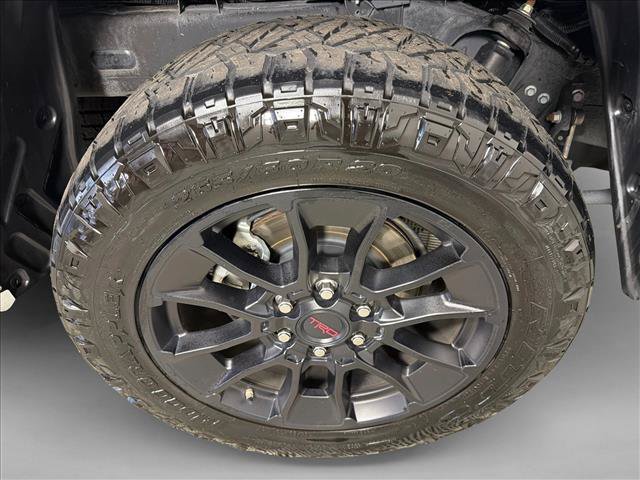 Used 2025 Toyota Tundra SR5 w/ SR5 Premium Package AWD/4WD image 17