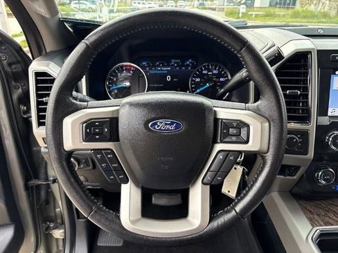 Used 2019 Ford F250 Lariat w/ Chrome Package image 17
