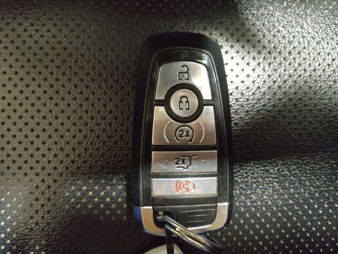 Used 2020 Ford Escape SEL FWD image 32