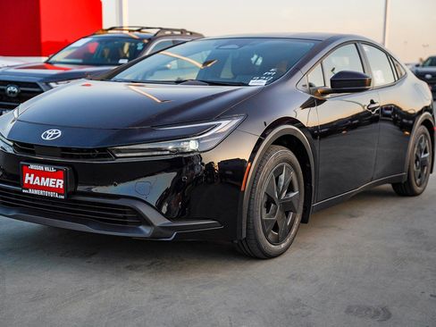 New 2026 Toyota Prius LE image 3
