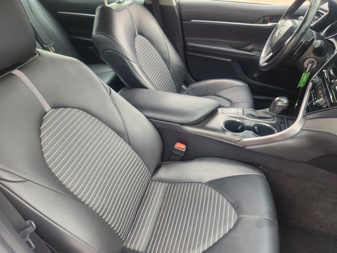 Used 2023 Toyota Camry SE FWD image 11
