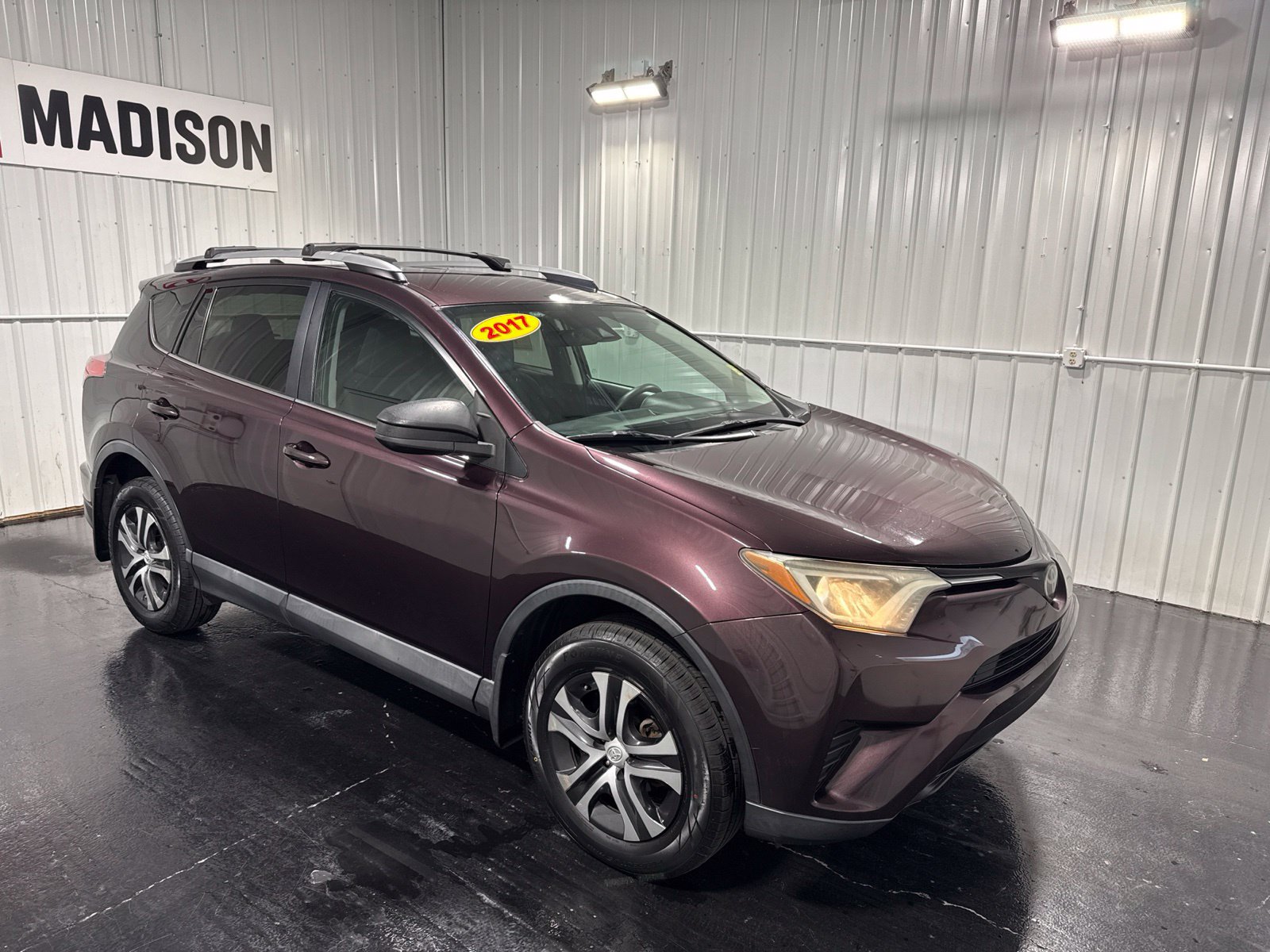 Used 2017 Toyota RAV4 LE AWD/4WD image 7